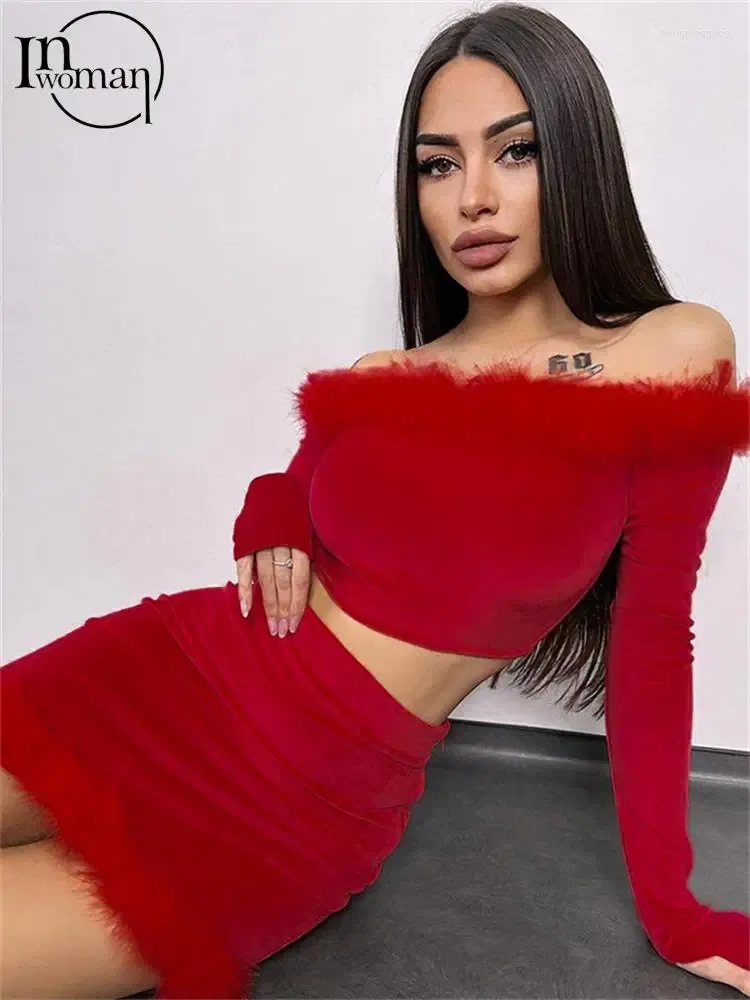 Vestidos de trabalho inwoman inverno vermelho veludo 2 duas peças mini saia conjunto roupas de festa para as mulheres 2024 sexy fora do ombro villus retalhos conjuntos