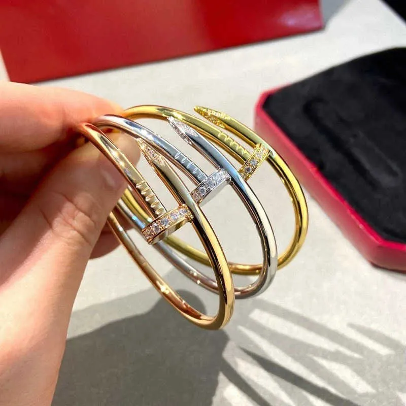 Klassisches Cartres-Armband mit Nagel, einfache und personalisierte Öffnung mit Zirkonium, 18 Karat Gold, lichtecht, universelles Kunsthandwerk für Männer und Frauen