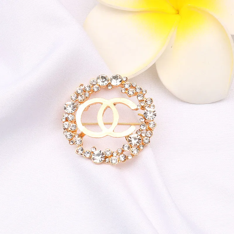 20 Style Brand Designer Double Letter Brosches Kvinnor Män Elegant Diamond Rhinestone Brooch Suit Pin Fashion High Quality Jewelry Accessories