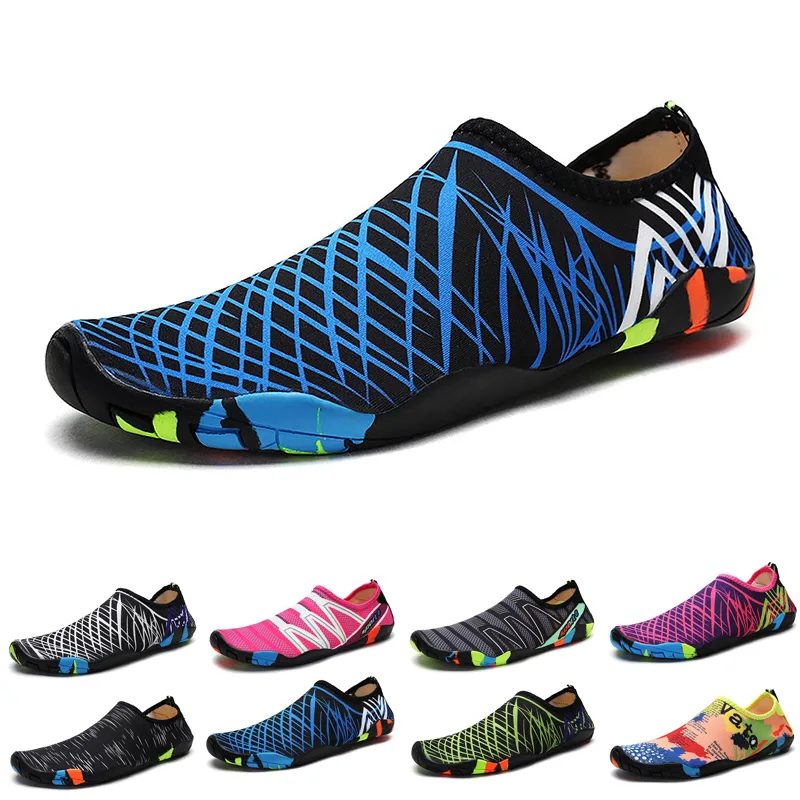 2024 designer Sandals Fashion Men Beach Non-slip Summer Unisex Soft Light Men's Slippers Sneakers slides size 35-45