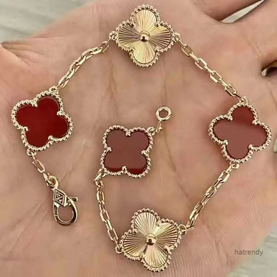 Van Clover Bracelet Designer Bijoux Bracelets en or rose pour femme Luxe Argent Quatre Feuilles Charm Braclet avec boîte 4fby