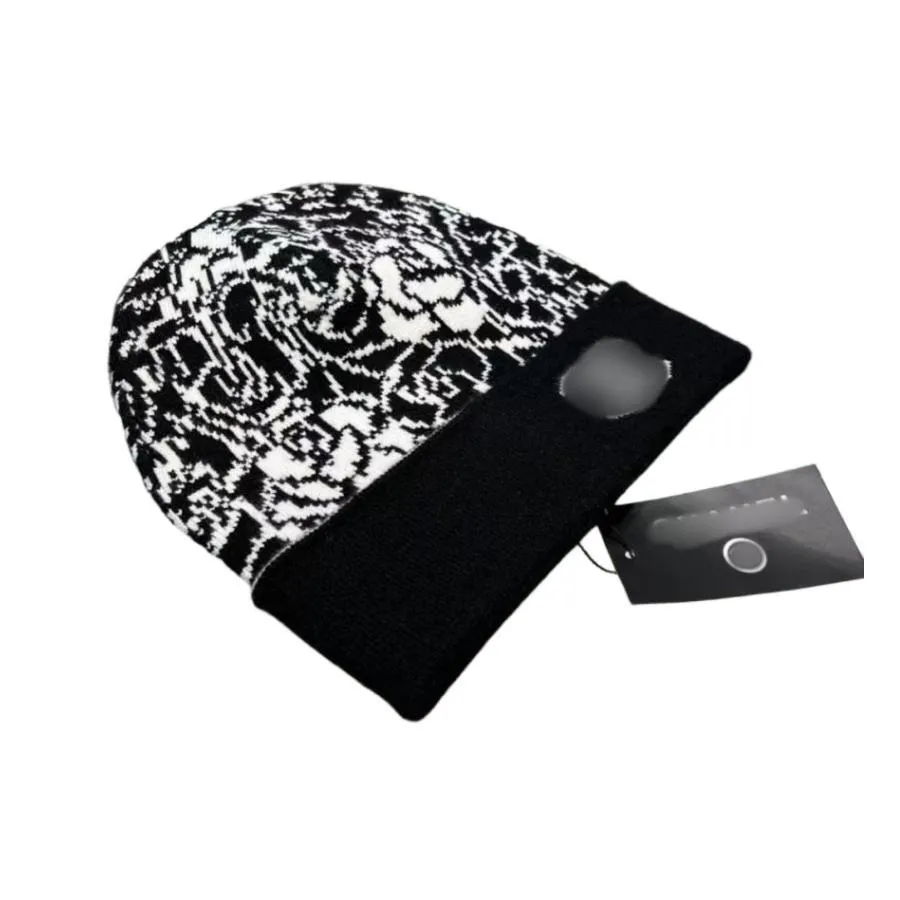Designerski kapelusz zimowa marka kwiatowe czapki czapki czapki czaszki dla mężczyzn i kobiet list kaszmirowy