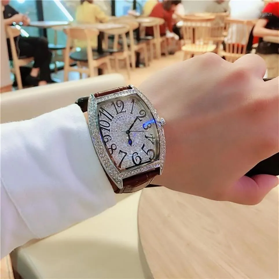 2019 New Selling Couple Watch Wine Barrel Shape Full Star Watch Full Diamond Waterproof Quartz11964