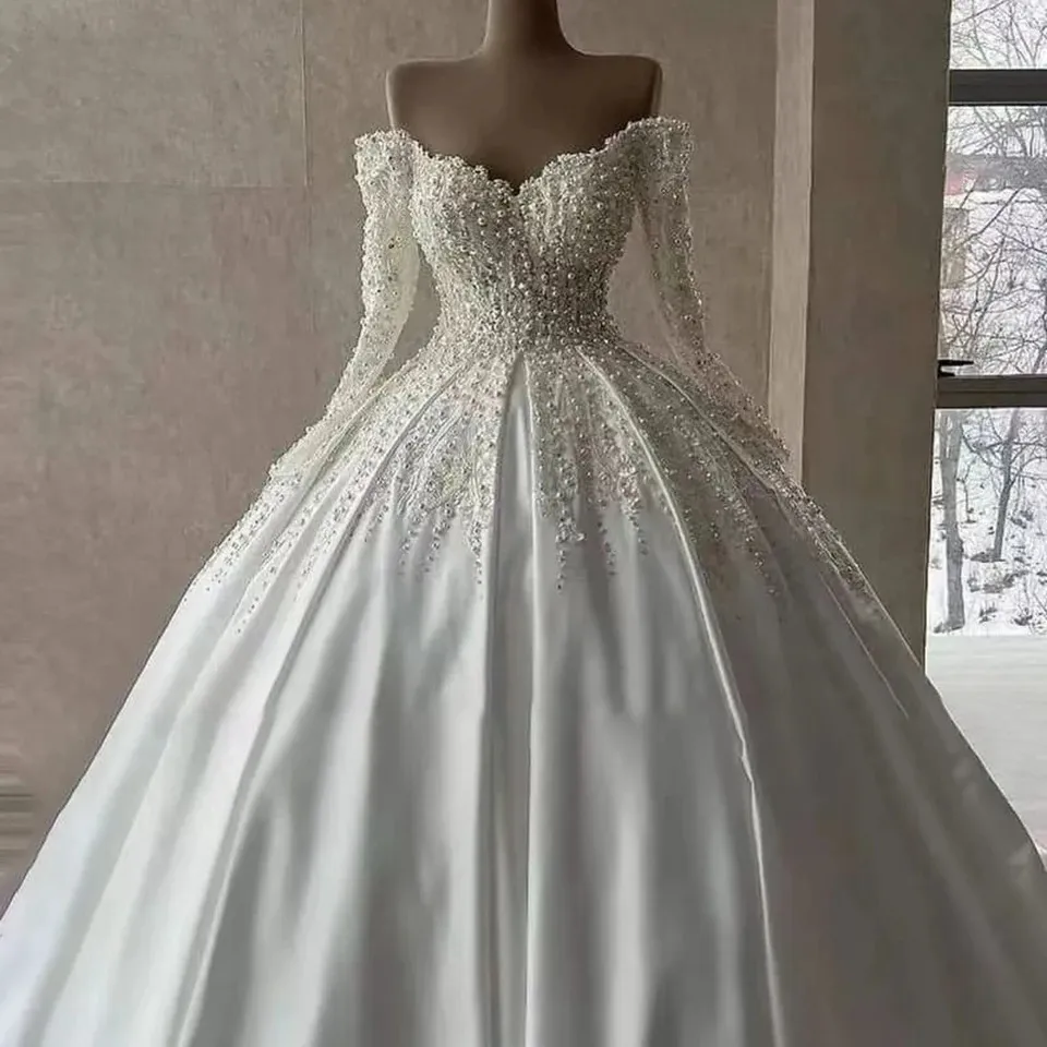 Söt vit brudklänning v-ringning lång ärmdekal a-line tyll golvlängd bröllopsklänning vestidos de