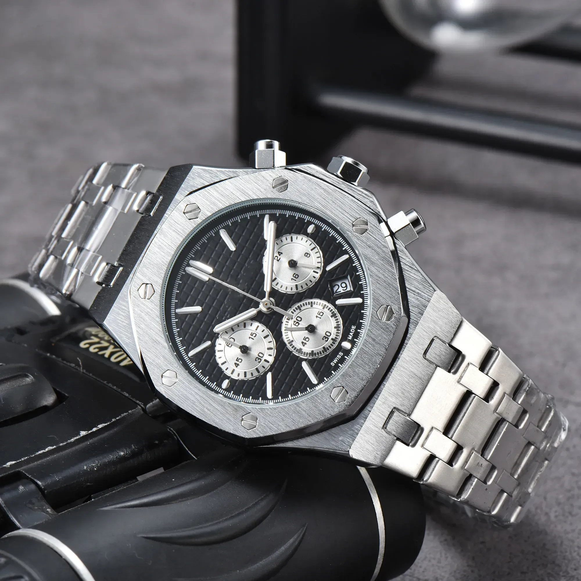 Mens Luxury Timepieces：Quartz Wristwatch |レザーバンド付きデザイナークロノグラフ時計を￥3,984 |  DHgate
