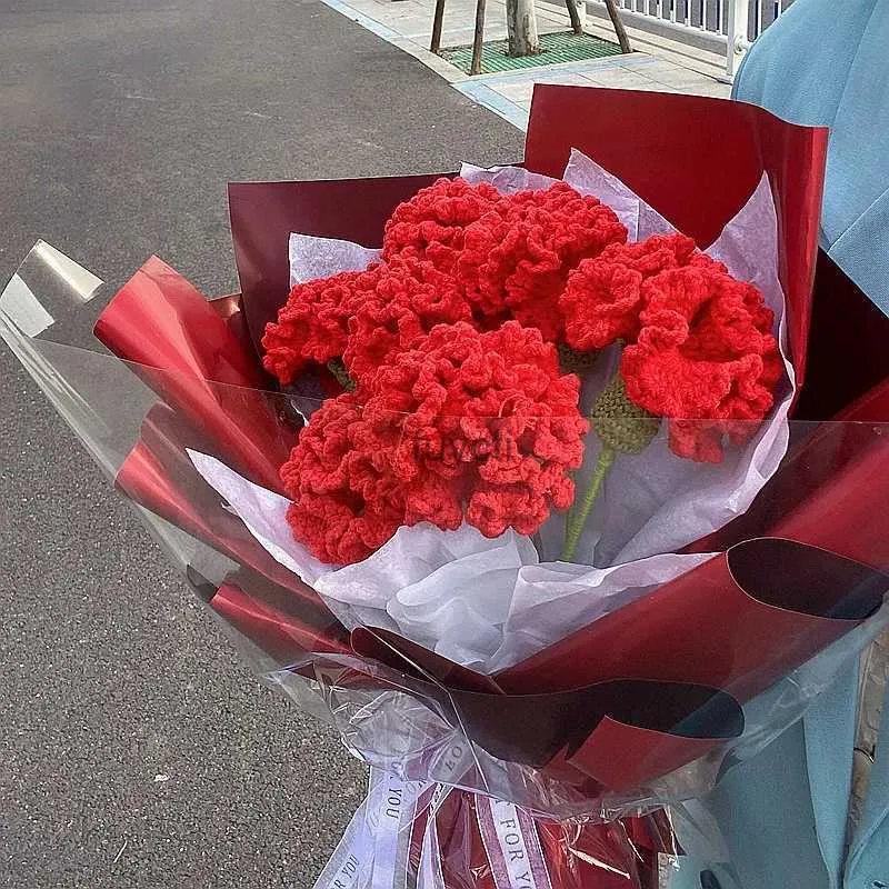 Other Arts and Crafts Knitting Bouquet Carnation Flower Creative Hand-Knitted Fake Flowers Knitted Handmade Flower Teacher's Day Valentine Gifts YQ240111