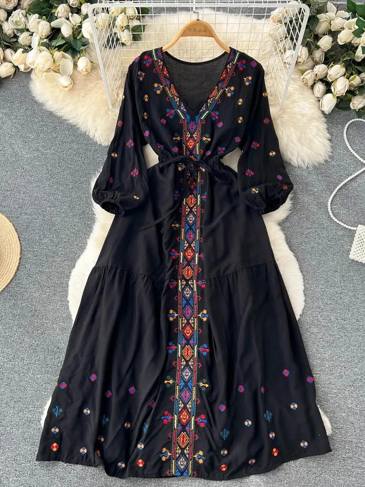 Sukienka wiosna lato styl etniczny w talii szczupły haft vneck sukienka żeńska czarna nadmorska wakacja bohemian vestidos kobiety D1491