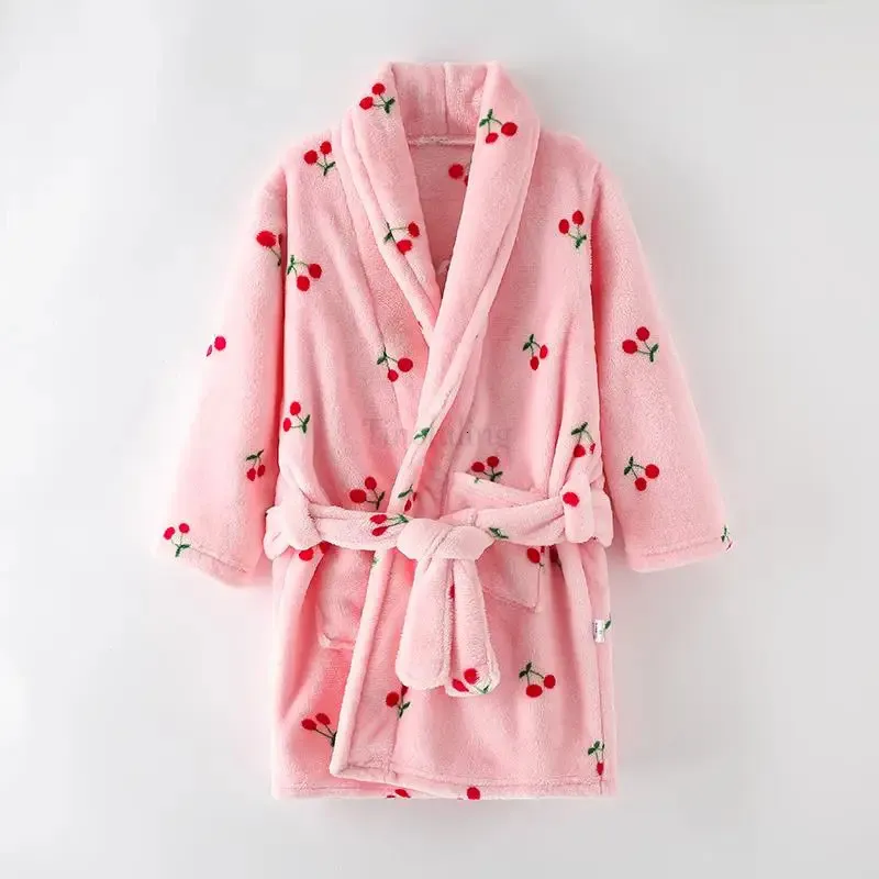 100-175CM Peignoir pour enfants Flanelle Doux Pyjama chaud Adulte Adolescent Vêtements de nuit Serviettes de bain pour enfants Hiver Cerise Filles Robes 240111