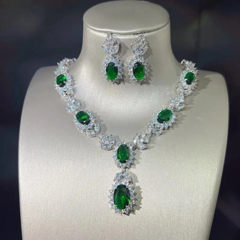 Uppsättningar Vintage Lab Emerald Diamond Jewelry Set 925 Sterling Silver Wedding Necklace Earrings for Women Bridal Engagement Smyckespresent