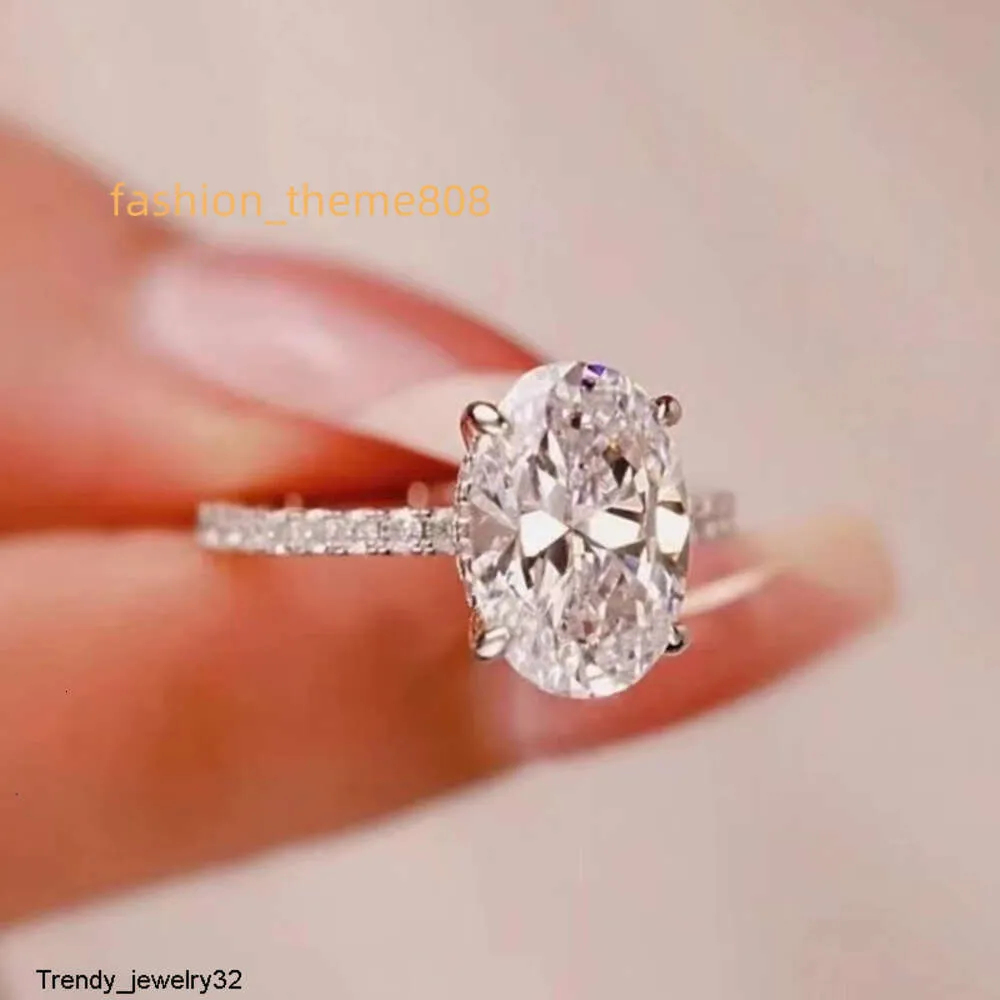 Anelli di fascia Designer Anello Yuying Custom 18k White D Oval Oval Cut Moissanite Womens Evita Anello nuziale Ring di fidanzamento