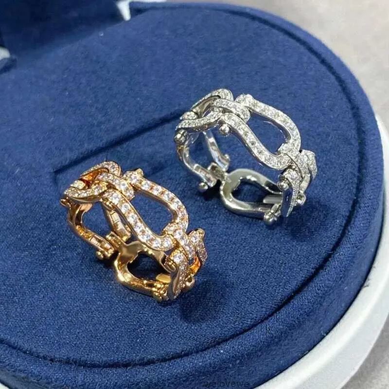 البيع الساخن الكلاسيكي الجنيه الاسترليني Sier Horseshoe Buckle Ring Ladies Fashion Fashion Grand Jewelry Party Party Hight