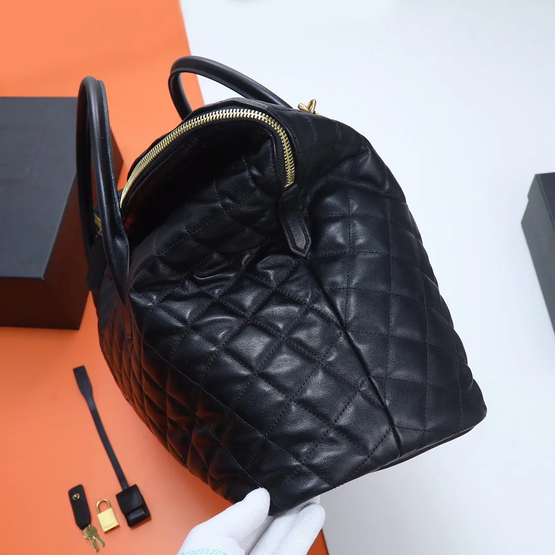 新しいホットセルファッションショッピングバッグ本革デザイナーブランド男女ユニセックススタイルの大きな旅行バッグ