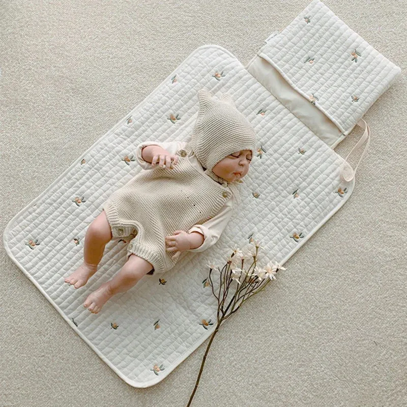 접이식 출생 아기 기저귀 교환 패드 커버 곰 올리브면 휴대용 방수 소변 패드 재사용 가능한 패드 69x50cm 매트리스 240111