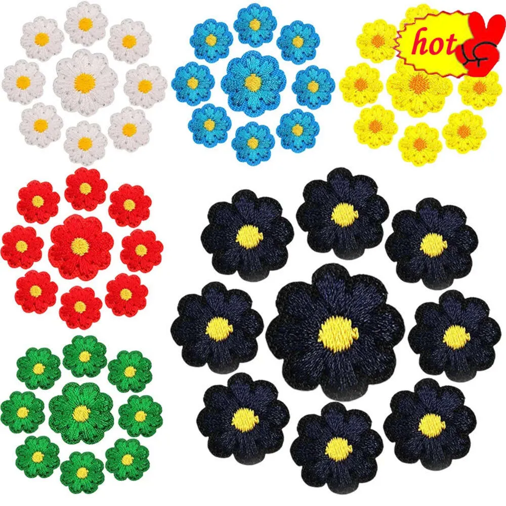 10 pçs/lote remendos de flores para roupas ferro em branco azul amarelo vermelho verde roxo preto rosa pequeno designer bordado costurar a granel