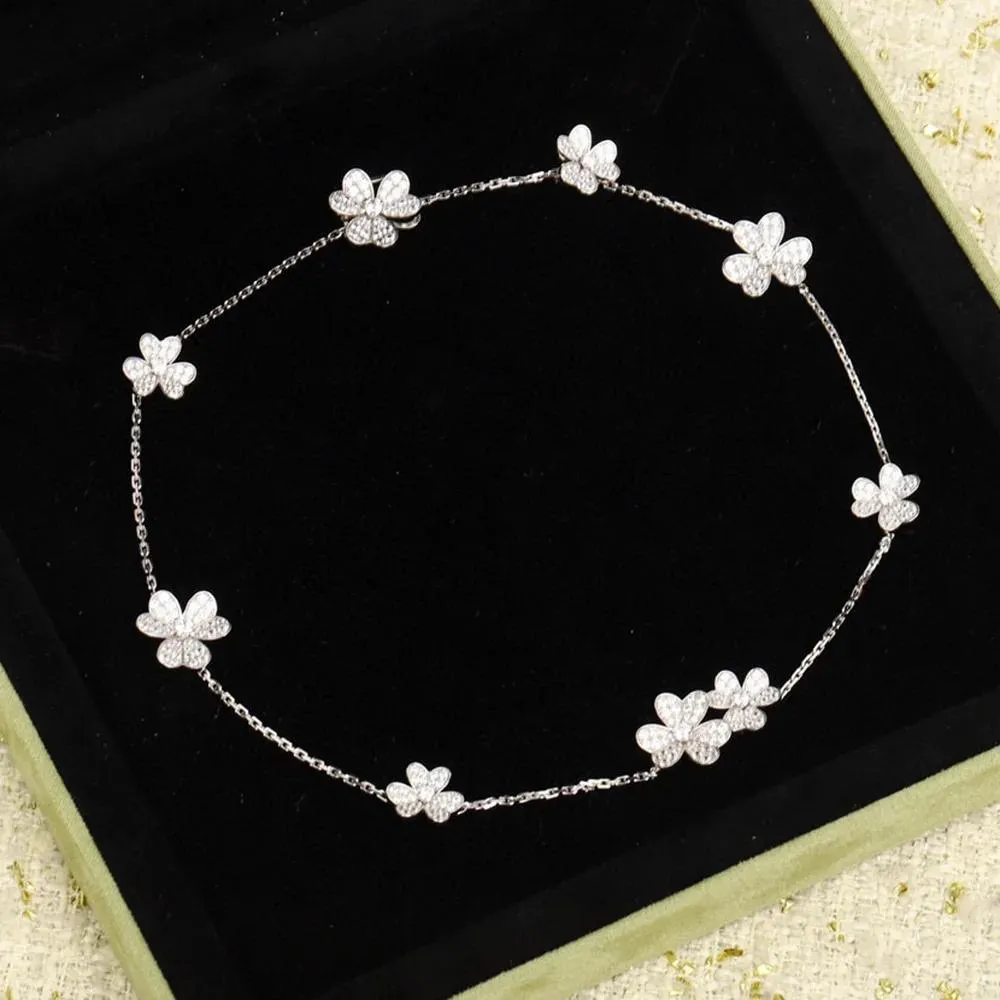 Hängen Designer Luxury Brand Pure 925 Sterling Silver Jewelry for Women Rose Flower Pendant 3 Leaf Clover Necklace Choker Diamond