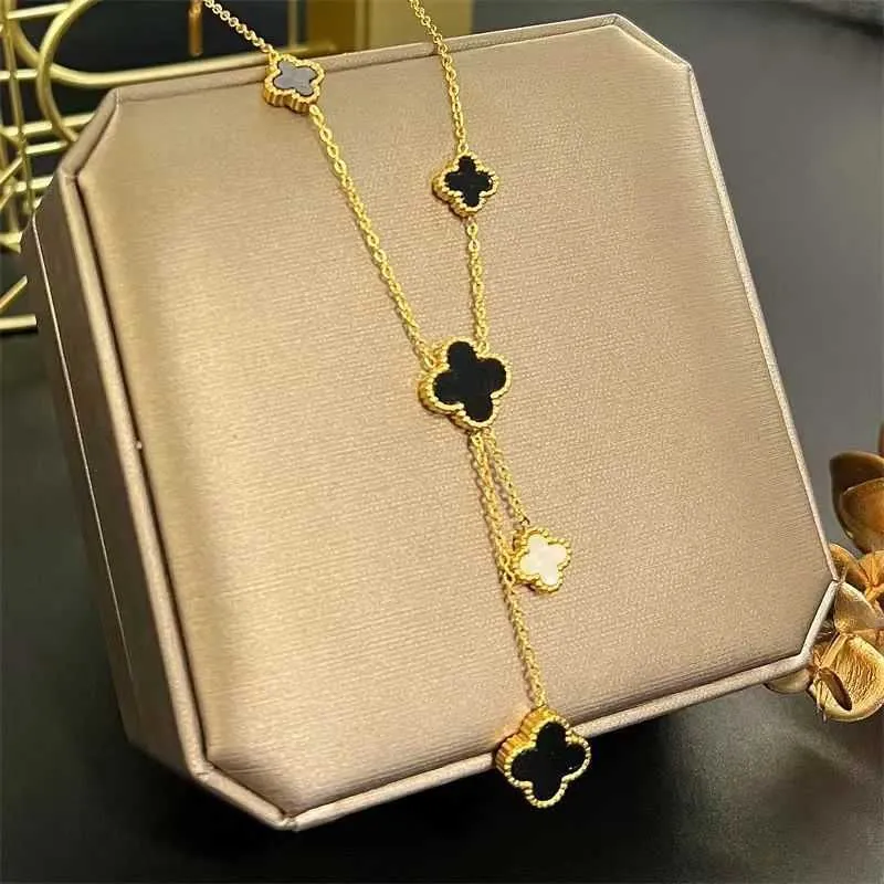 Fashion Designer Jewelry Classic 4 Four Leaf Clover locket Necklace Highly Quality Choker chains 18K Plated gold girls GiftQ4 V9RT