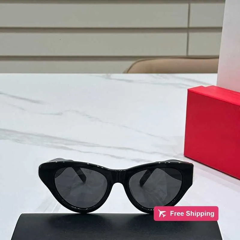 Lunettes de soleil design Rose Park Choi ying Même style Yang Shulin Lunettes de soleil SL M94 Noir Mode Cat Eye Lunettes de soleil à jambes larges QSJY