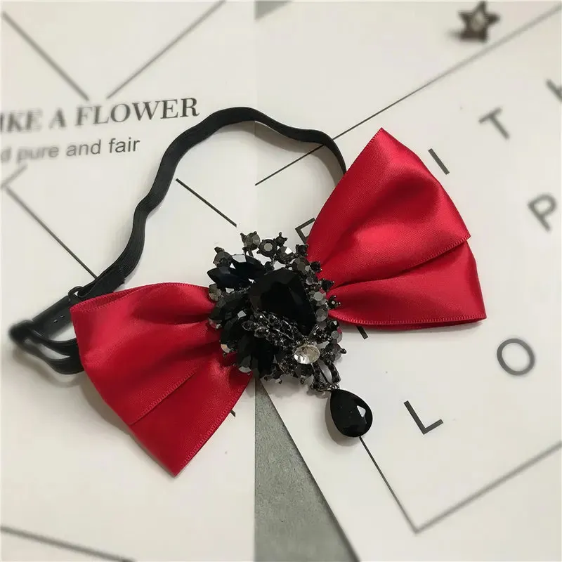 British Men Business Club Party Abito da sposa Papillon Cravatta Donna Fascia elastica Lega Bling Strass Cristallo Chic Bowtie a nastro 240111