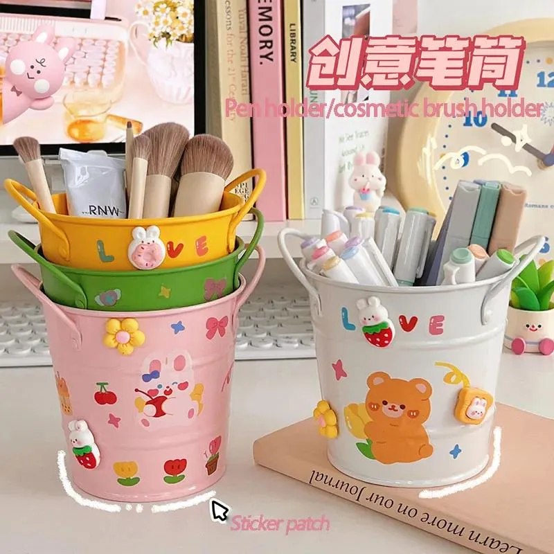 Brushes Cute Large Capacity Pen Holder Kawaii Pink Girl Makeup Brush Miscellaneous Storage Box Office Student Storage Tube Desktop Decor