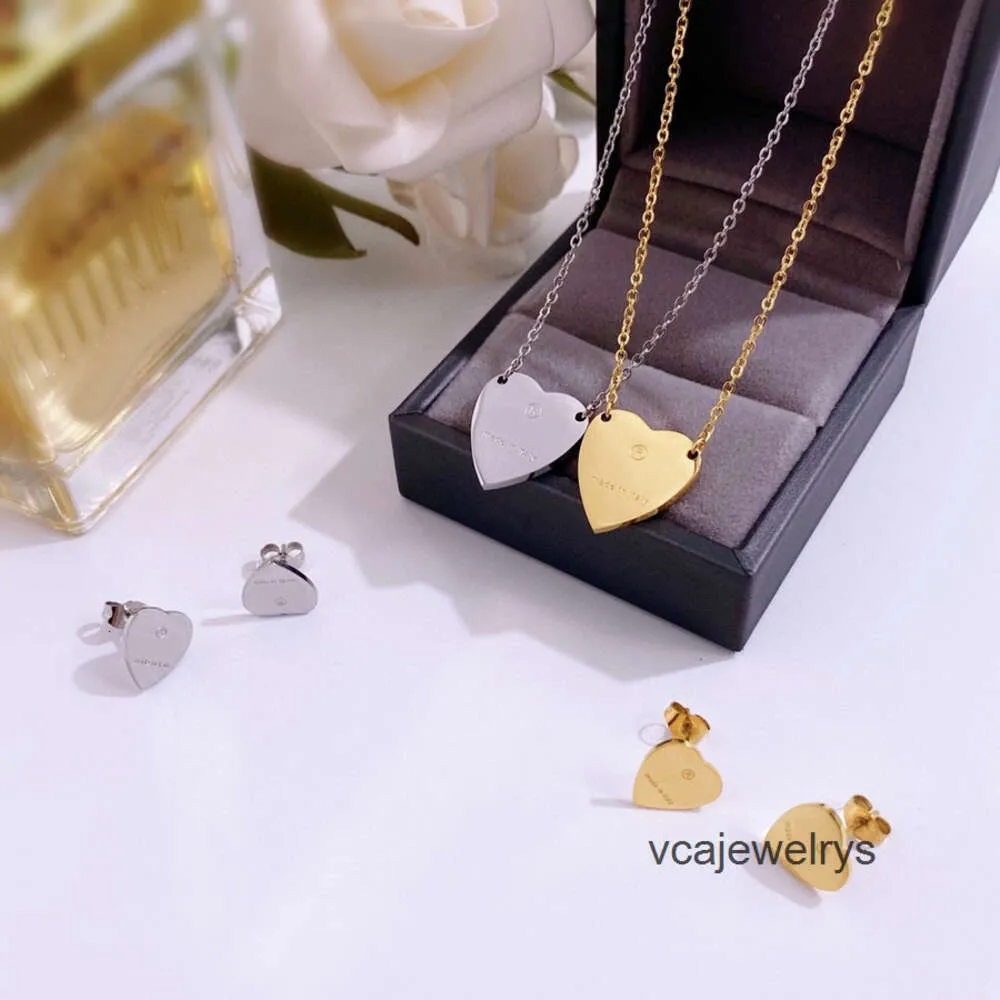 Designer Necklaces Europe America Fashion Style Lady 316L Titanium steel Engraved Letter 18K Plated Gold With Single Heart Pendant 3 Color