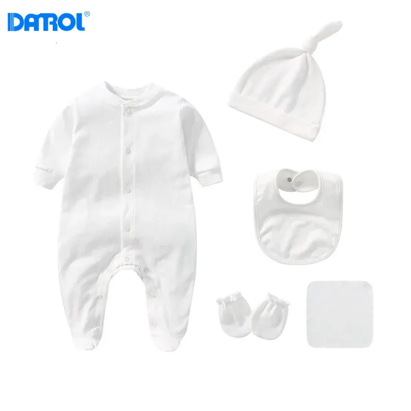 5pcs Set 01 Years baby romper born Baby Clothes Long Sleeve Hat Small Towel Bibs bodysuitit 240110