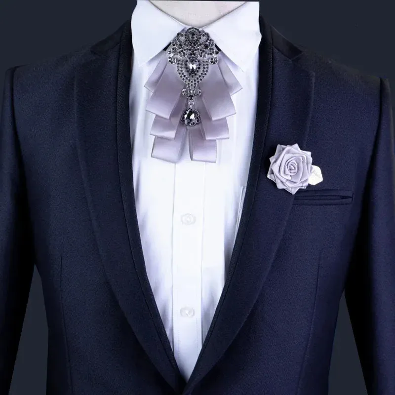 Mäns lyxiga strass bowtie för bröllopsbrudgum high-end brittisk affärsdräkttillbehör Handgjorda bågbroschfickduk 240111