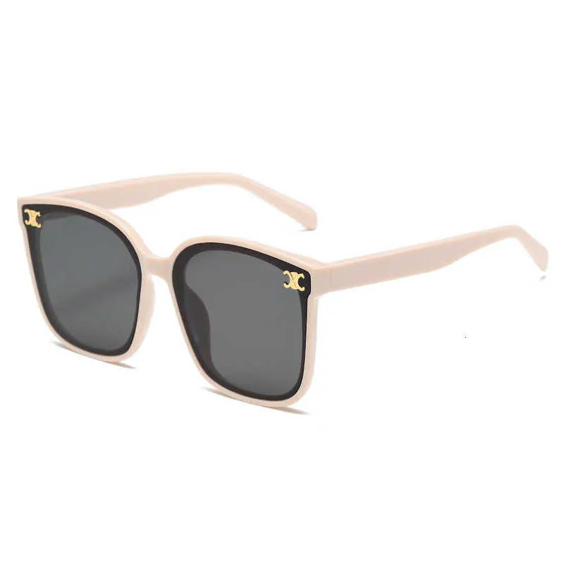 Designer Solglasögon Nya Internet Celebrity Triumphal Arch Sun Protection Solglasögon för kvinnor med en trendig och Highend Feel Instagram Style Square Black Frame bro