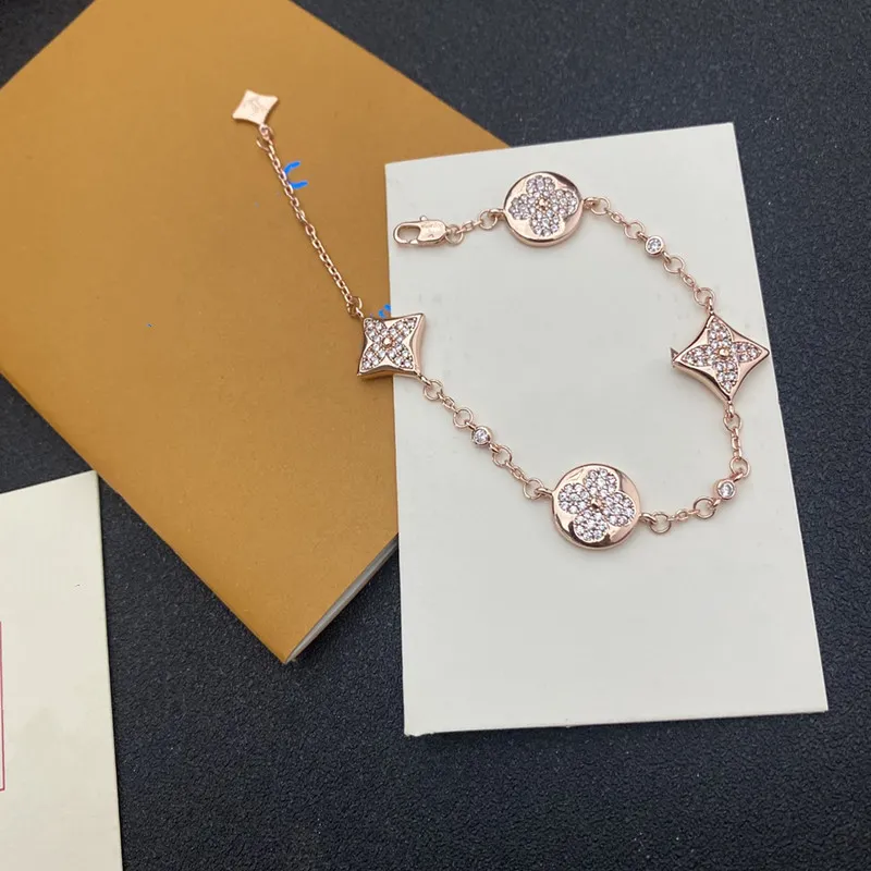 With BOX Luxury Designer Link Chain Bracelet Classic Old Flower Womens Fashion Rose Gold Charm Bracelets White Algae Jewelry
