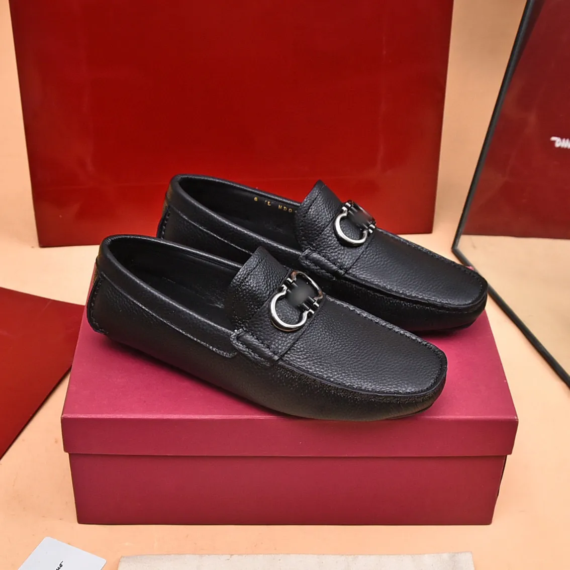 Designer hommes chaussures habillées boucle d'argent en cuir chaussures habillées noires hommes mocassins décontractés plus la taille fête bal soirée mariage formel messieurs chaussures glisser sur