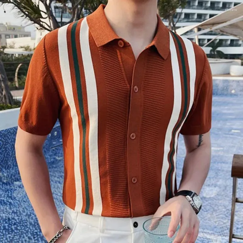 Męski polo Summer Man Ice Silk Short Sleeve Polo Shirt Men British Slim Lapel Knitted Kardigan Casual Stripe Camisa Hombre