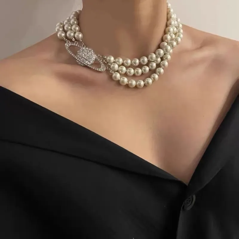 Naszyjniki wisiorek wielowarstwowy naszyjnik perłowy dla kobiet Choker Baroque Clavicle Łańcuchy