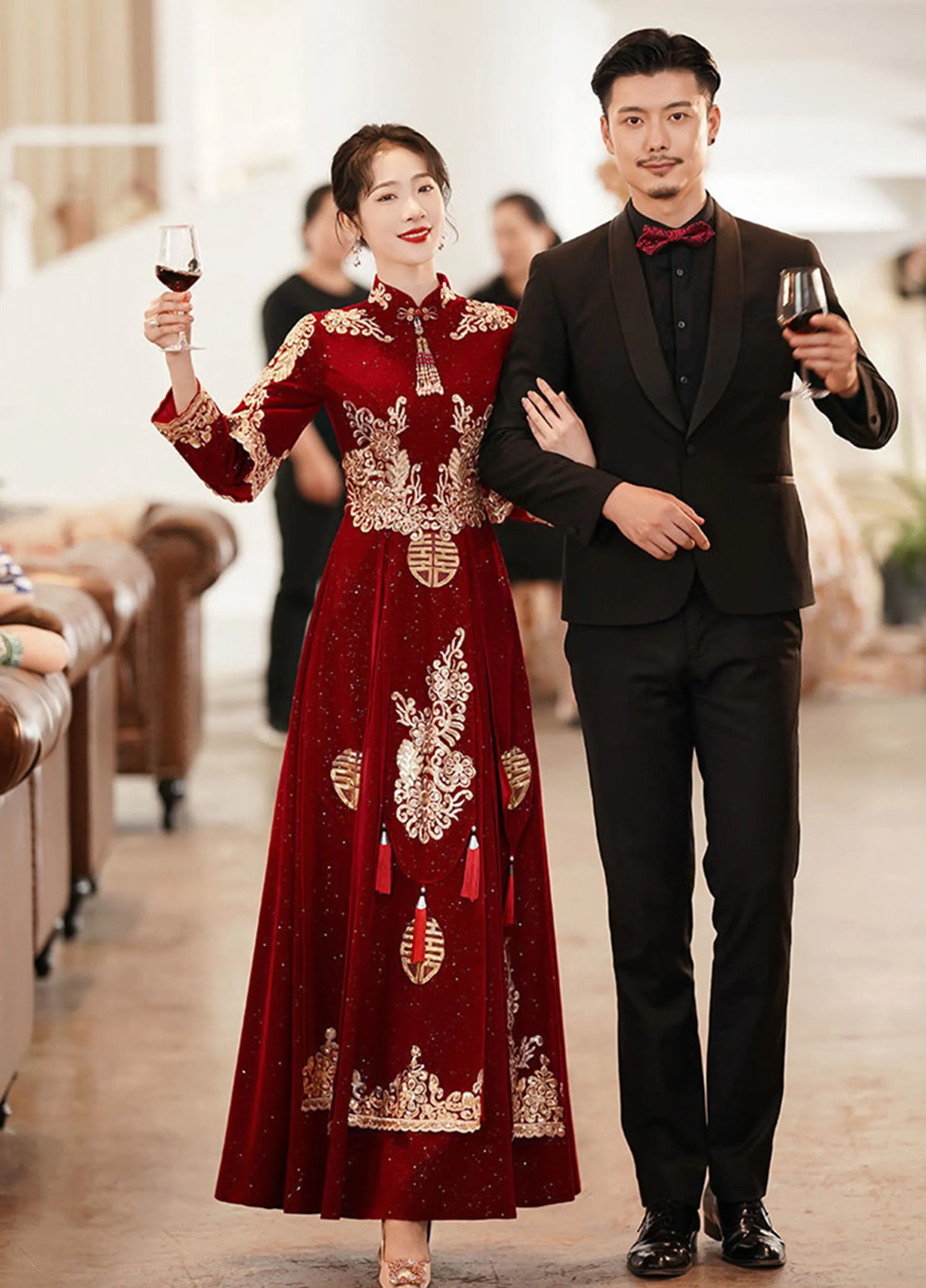 Women's Red Embroidery Cheongsam | Traditional Chinese Wedding Dress, Retro Bride Banquet Gown With Stand Collar