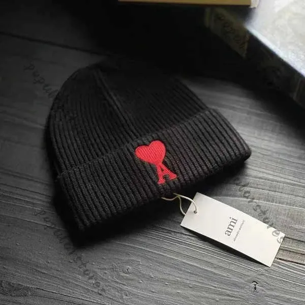 Ami Knit Hat Designer Beanie Love a Bordado Mulher Designer Chapéu Masculino Chapéu de Lã Flangeado Casais Quentes Ski Chapéu Frio 8F0I