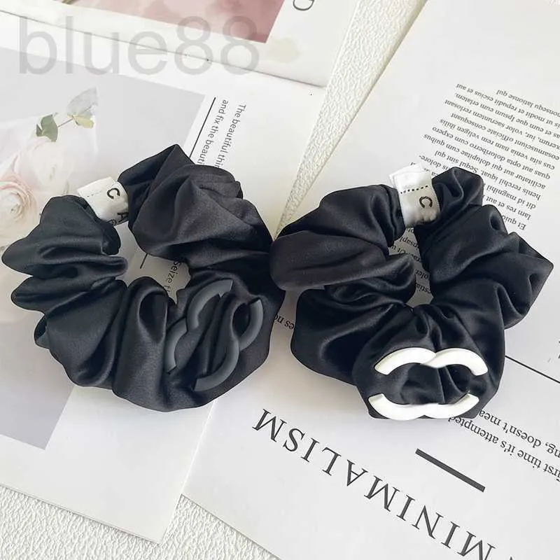 Copricapo Accessori per capelli Designer Elastici per capelli di lusso Scrunchies per accessori da donna Tinta unita Nero Bianco Rosa Modello di marca Fascia per capelli in raso Elegante bordo ampio