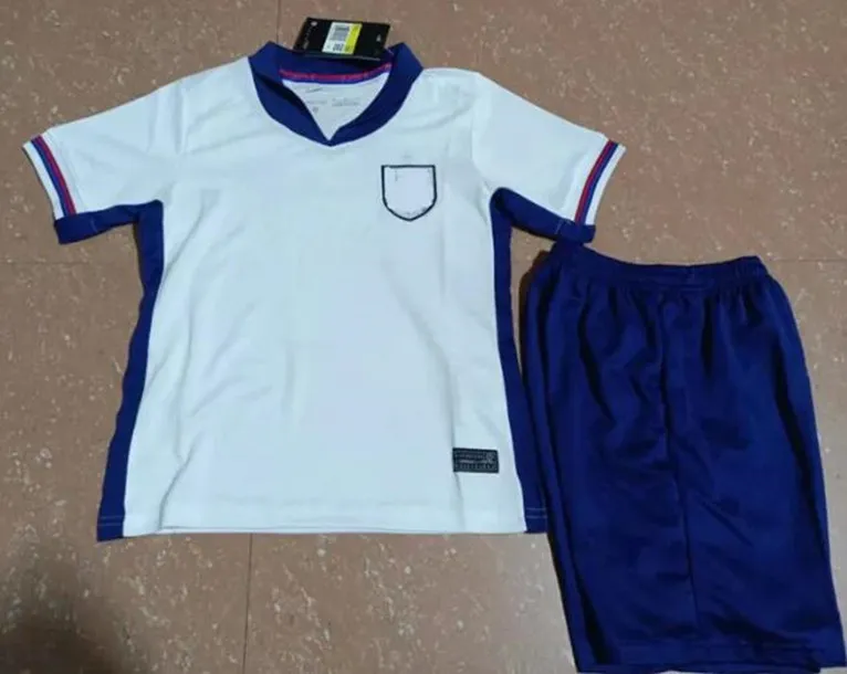 6Xl 24/25 ENGLAND Soccer Jerseys 2024 2025 Kids Kit KANE GREALISH MEAD FODEN STERLING ENGLAND RASHFORD SANCHO SAKA BOYS National Football Shirts Uniforms 438