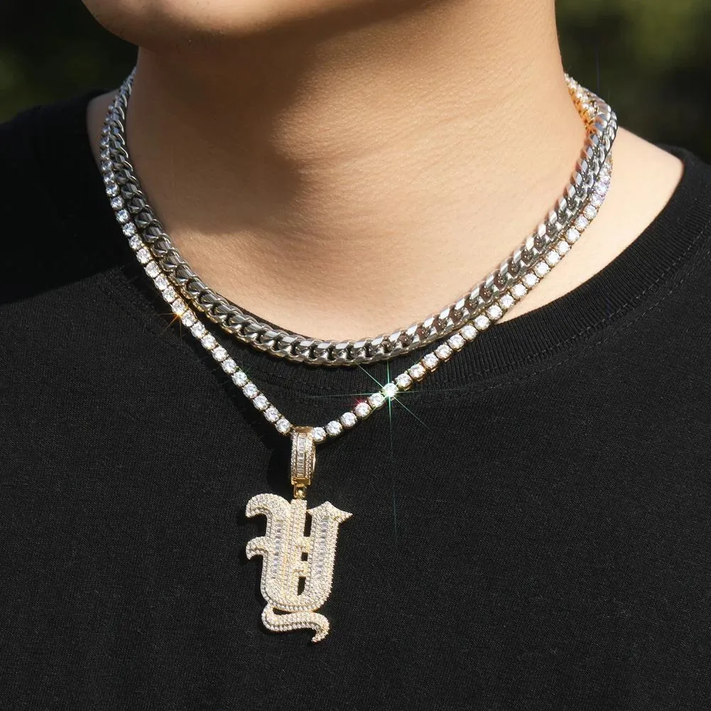 Torques UWIN Initial Necklaces Iced Out Baguettecz Cubic Zirconia Old English Latin Letter Pendant Fashion Alphabet Charms Jewelry