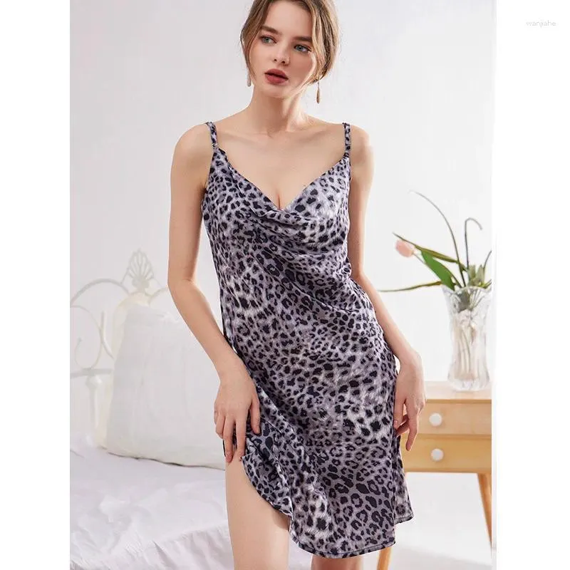 Kadın Sweetwear Seksi V yaka kolu Askı Leopar Baskı Elbise Yaz Simülasyonu İpek Sling Nightwear Moda İnce Fit Pijamalar