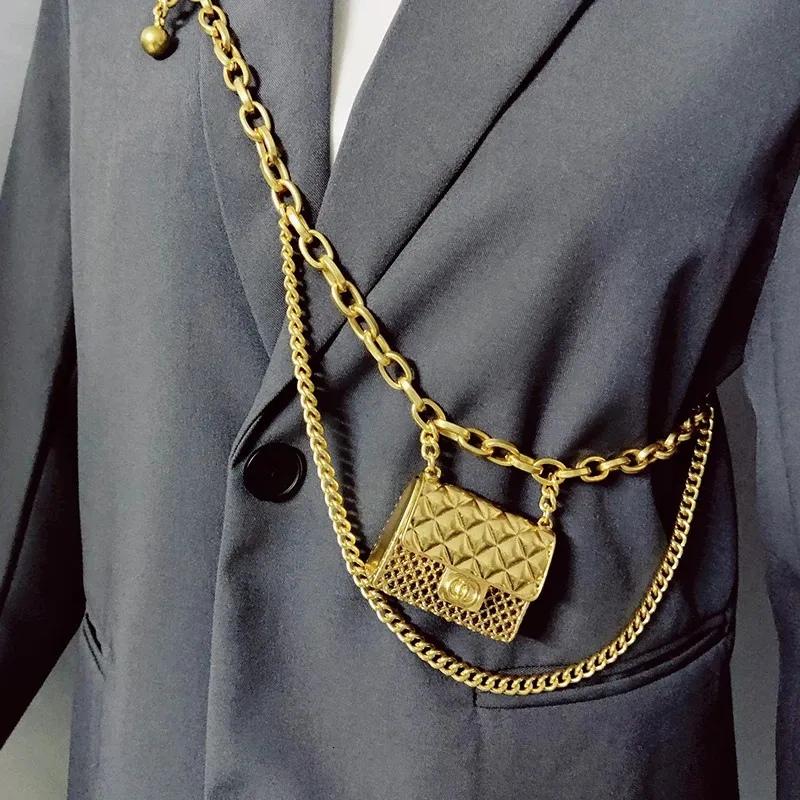 Ceinture de chaîne de luxe pour femmes, mini taille, sac en métal doré, sac évidé, pompon, accessoires de bijoux de corps 240110