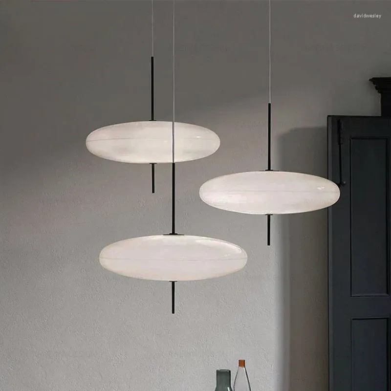 Lampade a sospensione Moderne luci in vetro bianco Apparecchio a sospensione Mobili di design per la casa Camera da letto Cucina Soggiorno Lampada