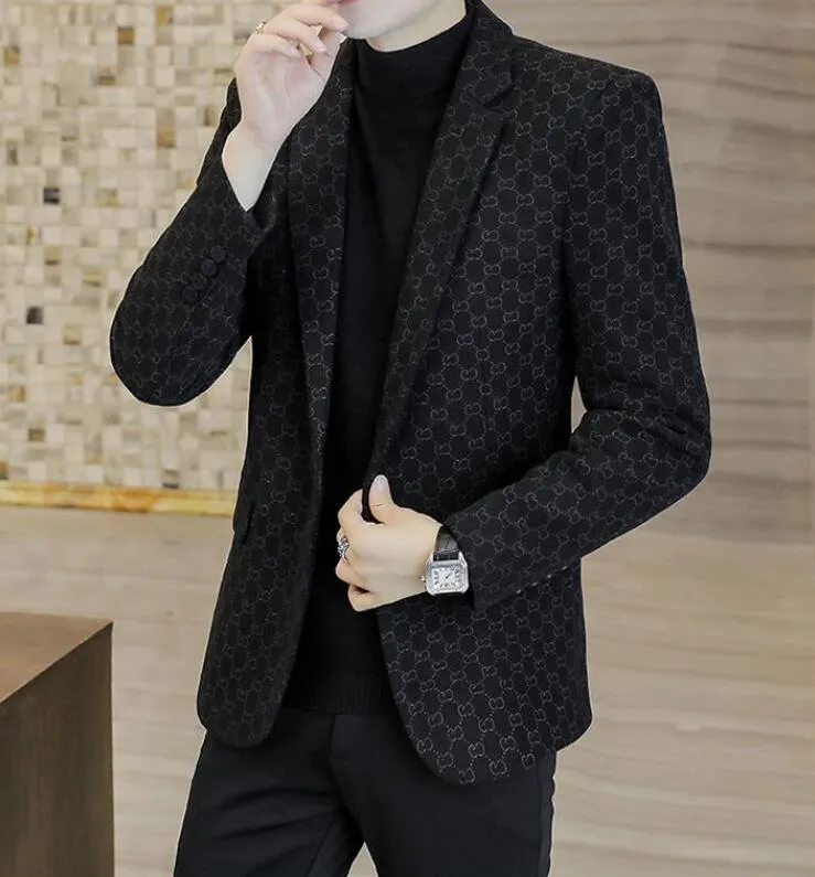 2024 Wysokiej jakości designerski mody Man Kuitu Blazer Juciki płaszcze Wzór kwiatowy dla mężczyzn Stylist List Let Long Sleeve Casual Party Wedding 852