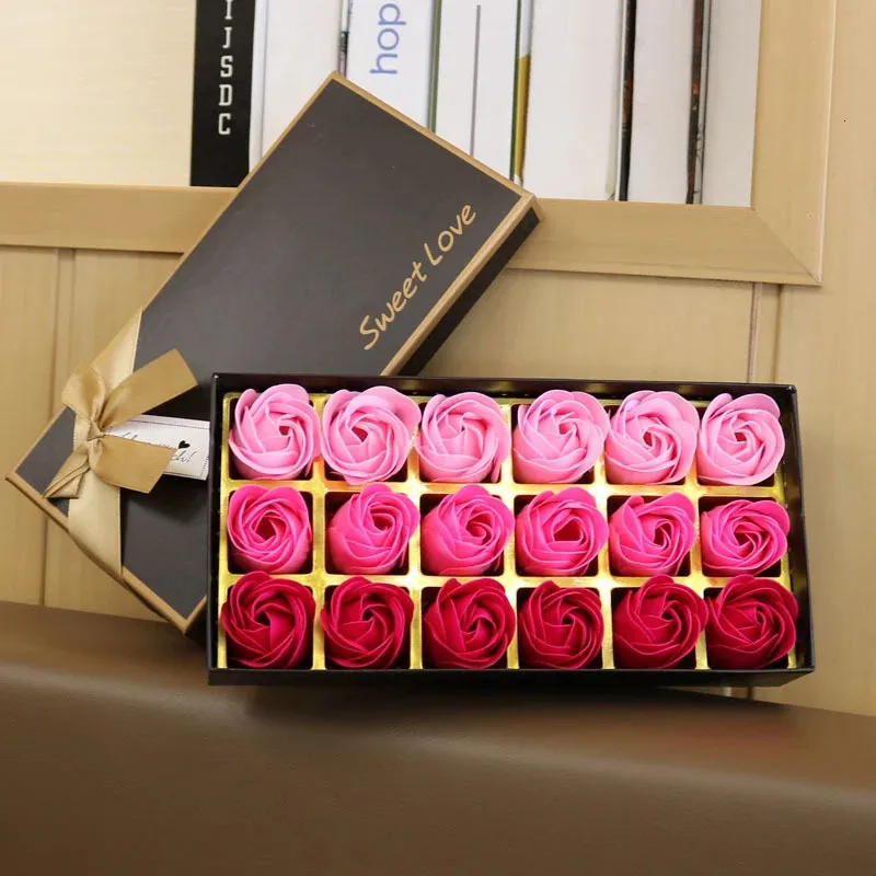 18 pièces de savon rose parfum romantique salle de bain savon fleur décoration de la maison fausses fleurs mariage pétales roses saint valentin coffret cadeau de noël 240111