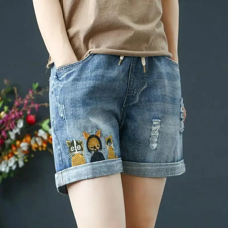 Jeans Nieuwe Zomer Denim Shorts Dames Schattig Zoet Borduren Kat Gescheurde Zak Elastische Taille Casual Gebleekte Gewassen Jeans Shorts 2023