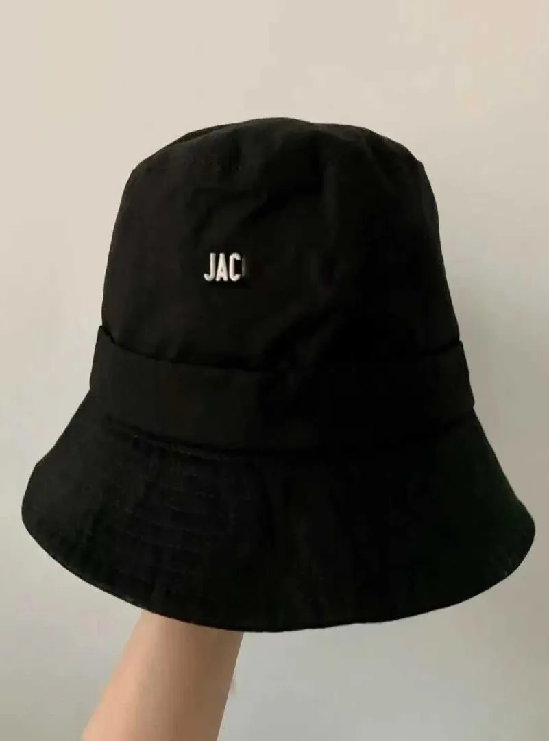 designer Jacquem bucket hat caps for woman man Le bob Gadjo solid color hats metal letter wide brim hat8062967