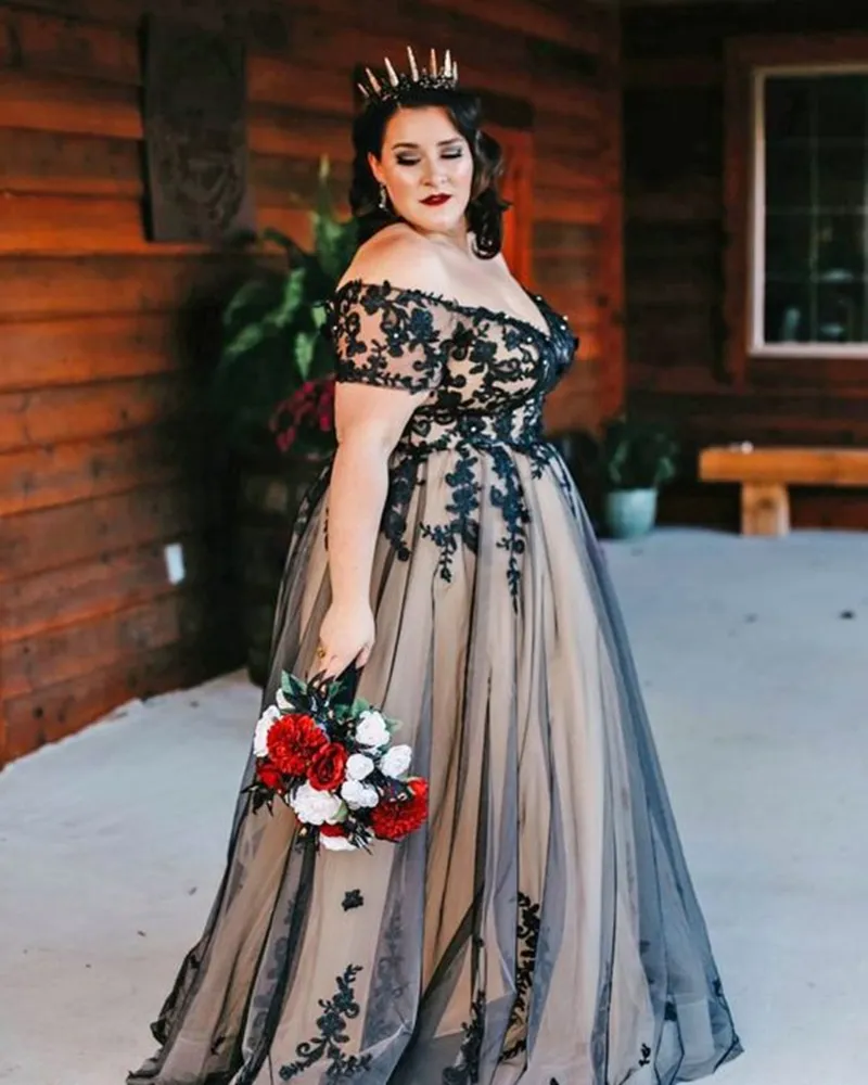 Vintage Black and Champagne A-Line Garden black bridal dress Vintage Black and Champagne A-Line Garden black bridal dress