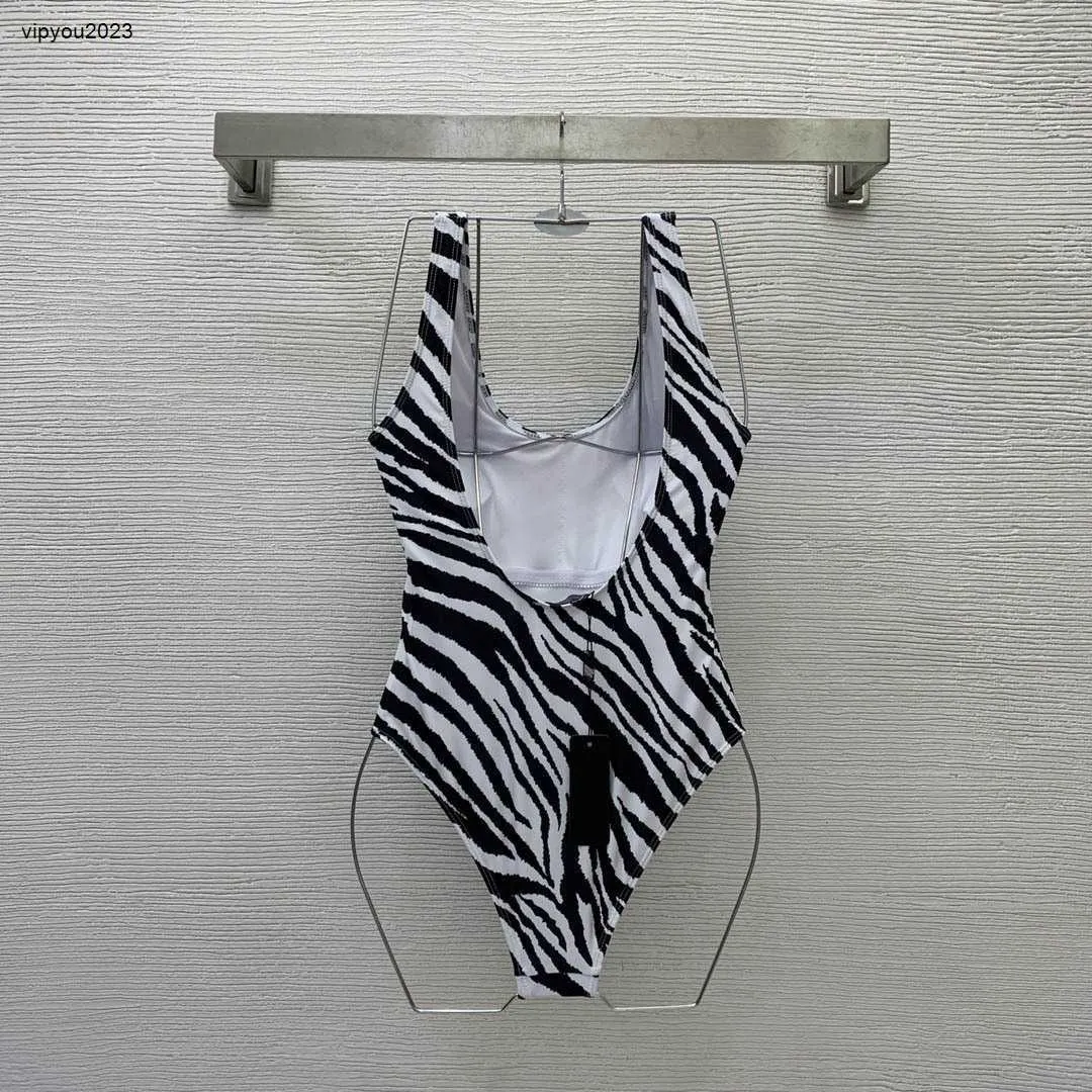 Luxuriöse Damen-Badebekleidung, modisches Logo, bedruckt, U-Ausschnitt, rückenfrei, hochelastische Strumpfhosen, einteiliges Oberteil, 12. Januar