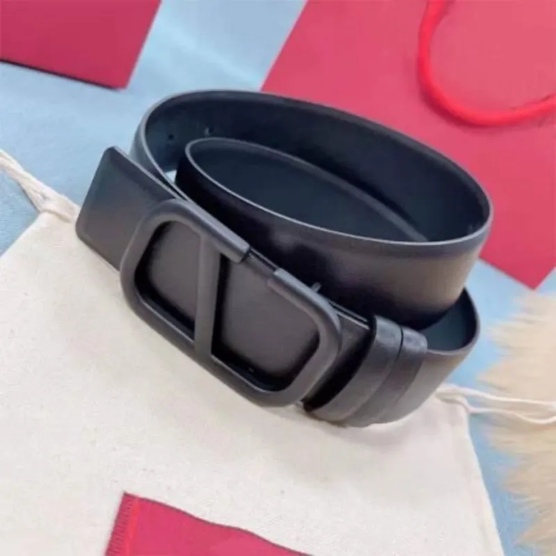 Bouchette en forme de V peinte de 4 cm avec large ceinture de créateur en cuir pour femmes