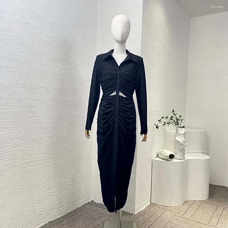 Sukienki swobodne 2024 Kolekcja Czarna elegancka ołówek sukienki midi Town Kołnierz Folds Folds Wysokiej jakości ubrania kobiet