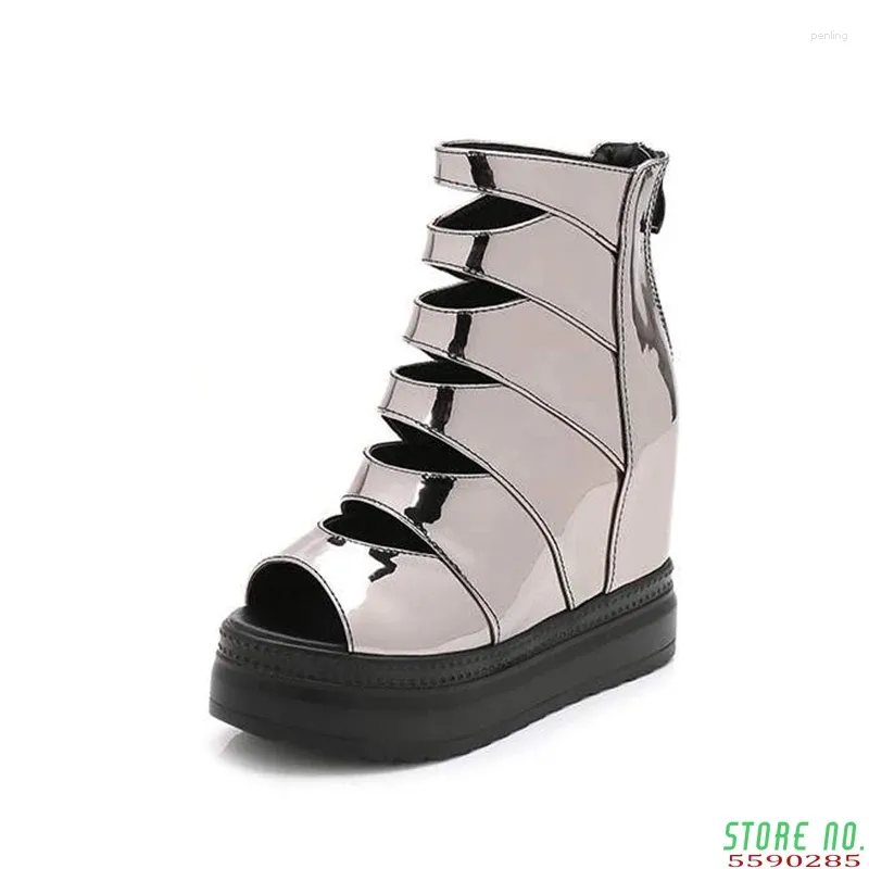 Sandaler kvinnors höga klackar 2024 Summer Fashion Leather Hidden Heel Gladiator Women Platform Shoes Female Chunky Sandal