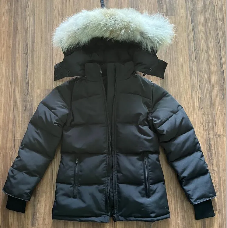 Designer jacka kvinnor ner jackor riktig coyote päls femme puffer utomhus vindbrytare jassen veste ytterkläder huva fourrure manteau down coat hiver parka dououneoune