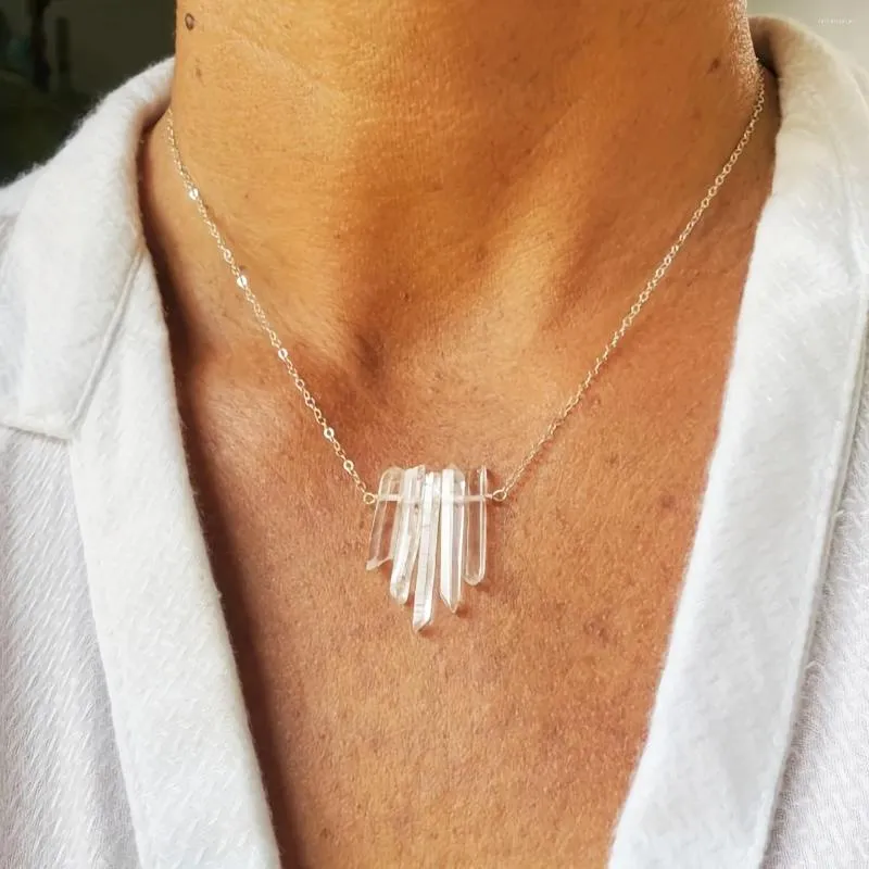 Pendentif Colliers YEEVAA Simple Blanc Collier de pierre de cristal irrégulier pour femmes Accessoires quotidiens